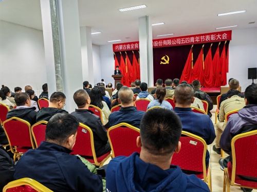 f1a4eae68b9d2bb84a0ccf8fdb31ec29.jpg
